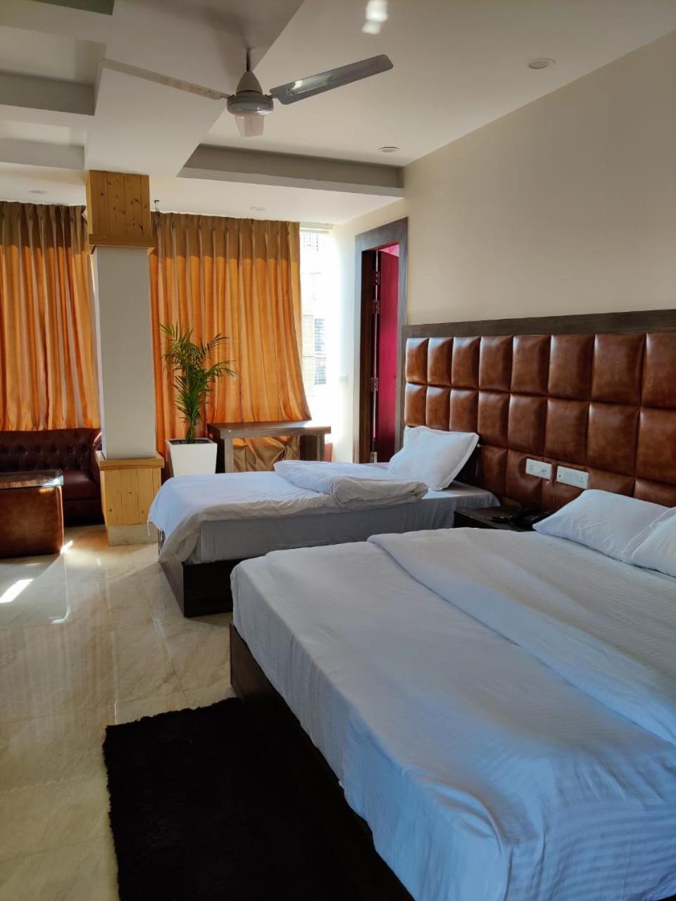Hotel Maira Dehradun Ngoại thất bức ảnh