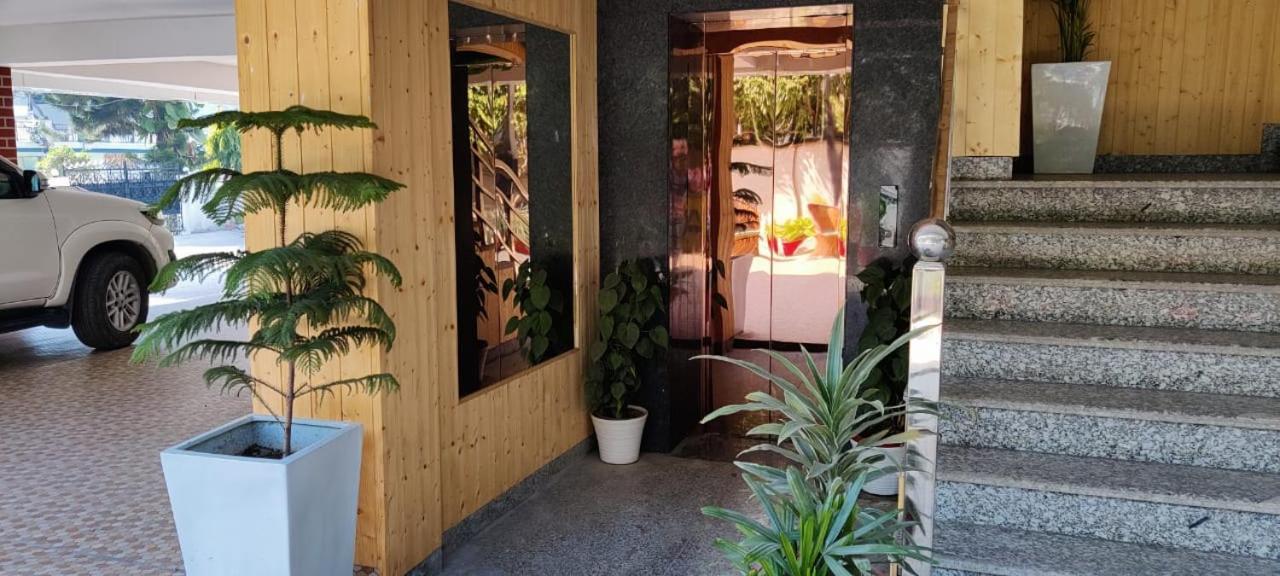 Hotel Maira Dehradun Ngoại thất bức ảnh