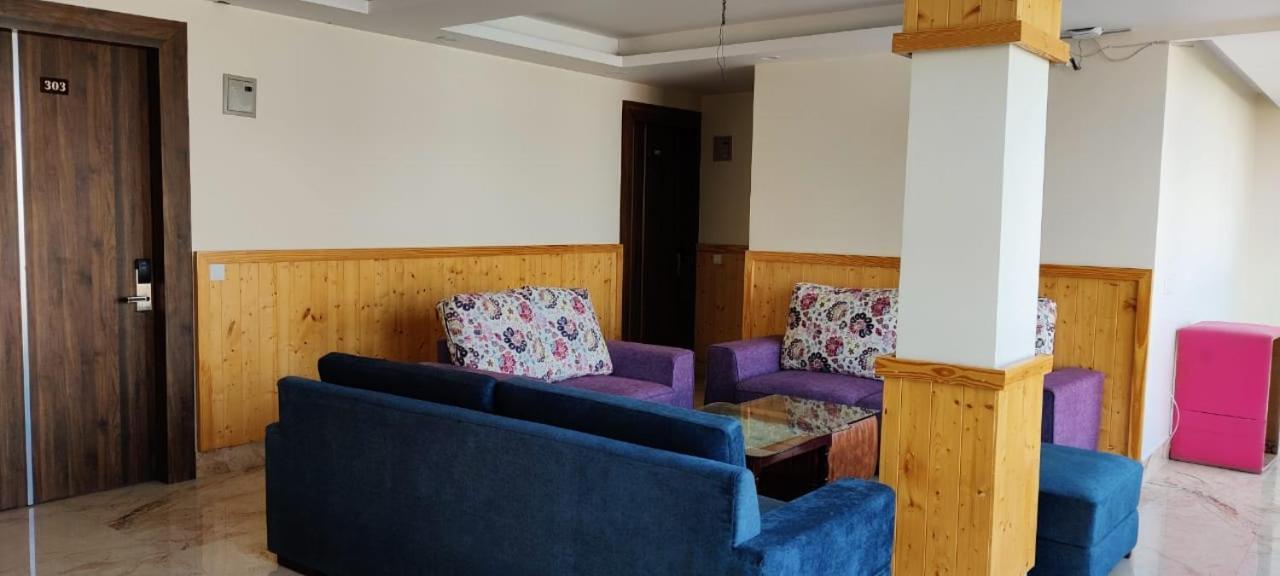 Hotel Maira Dehradun Ngoại thất bức ảnh