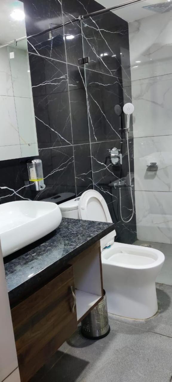 Hotel Maira Dehradun Ngoại thất bức ảnh
