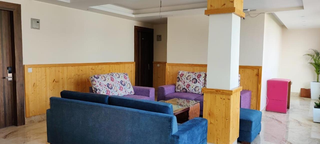 Hotel Maira Dehradun Ngoại thất bức ảnh